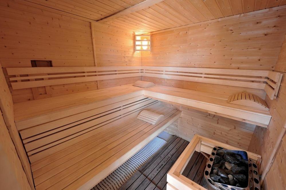 Ker Gana Sauna, Jacuzzi, Poele A Bois Plourin  Exterior photo